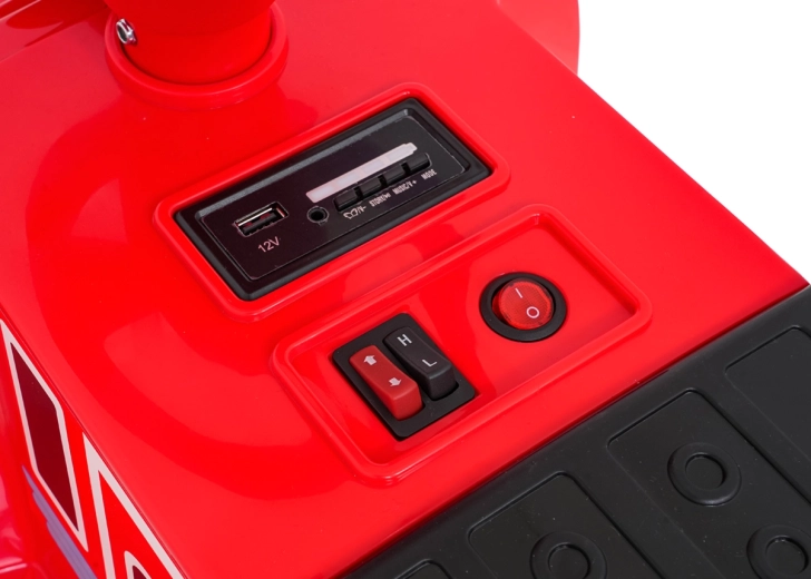 Multimédiás panel Bluetooth-szal, USB-vel és MP3-mal