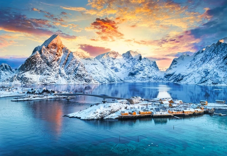 Napkelte Sakrisøy felett, Lofoten, Norvégia 1000 darabos puzzle