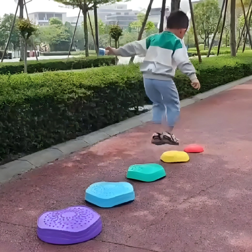 Biztonságos stabilitás a csúszásgátló talpnak köszönhetően