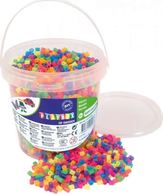 PLAYBOX Vasalandó gyöngyök vödörben – neon, 5000 db