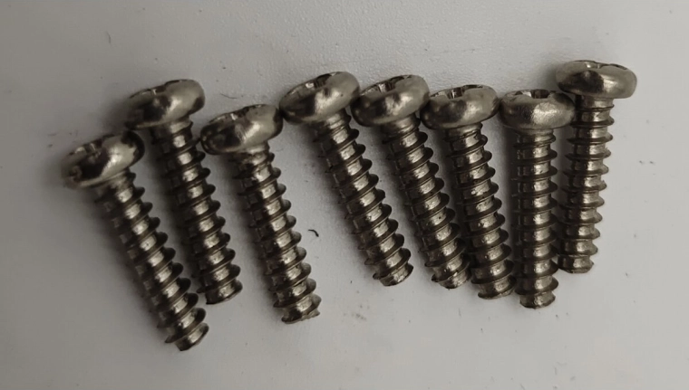 Önmetsző, kereszthornyos, félgömbfejű csavar 3 × 12 mm a Voltage, Major, Tiger és Hoolk modellekhez – 1 darab