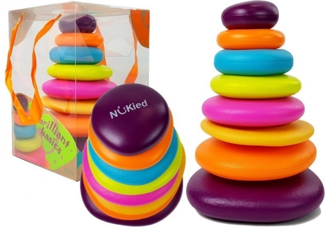 Színes piramis gyűrűkkel gyerekeknek