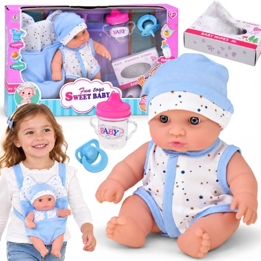 Baba játékbaba 20 cm hordozóban cumival, cumisüveggel és kiegészítőkkel