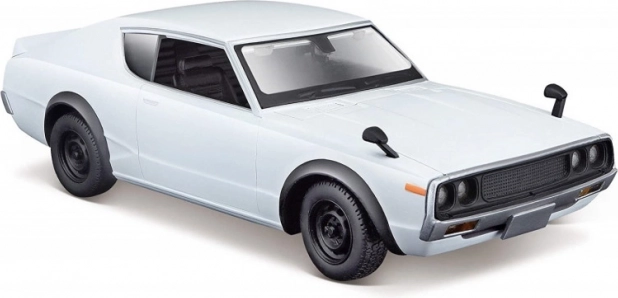 Autómodell NISSAN Skyline 2000 GT‑R 1973 1:24 fehér