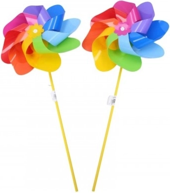 Színes szélkerék szivárványos lapokkal