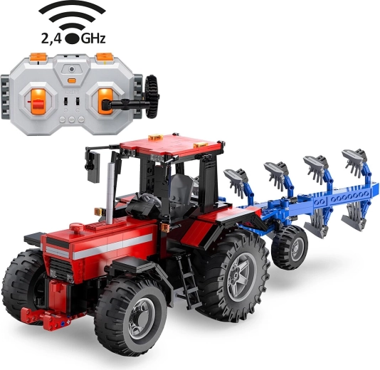 CaDA távirányítós traktor eke­szerszámmal, építőkészlet, 1:17