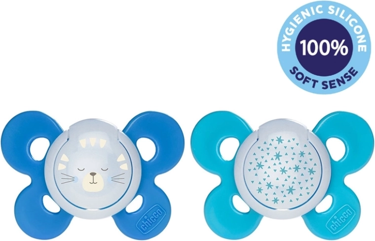Chicco Physio Comfort szilikon éjszakai cumi fiúknak 16–36 hónapos korig, macska és csillagok mintával, 2 db