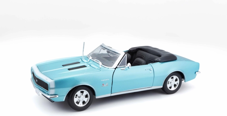 Maisto Chevrolet Camaro SS 396 kabrió 1967 1:18 türkiz
