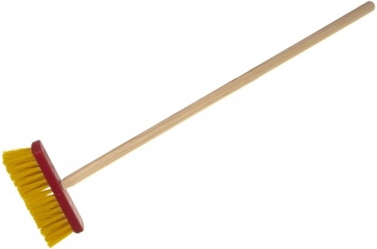 Teddies piros gyereksöprű fa nyéllel