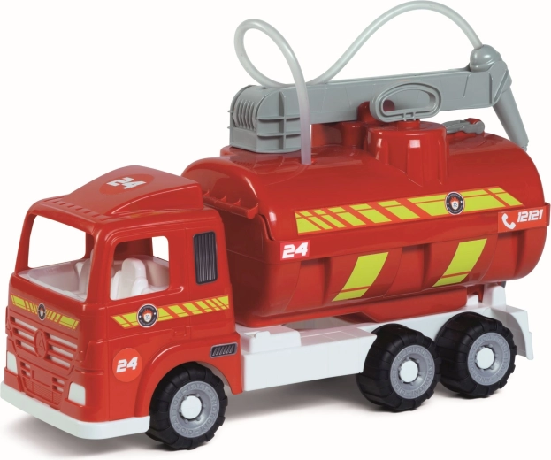 Androni Heavy Trucks tűzoltóautó működő vízsugárral