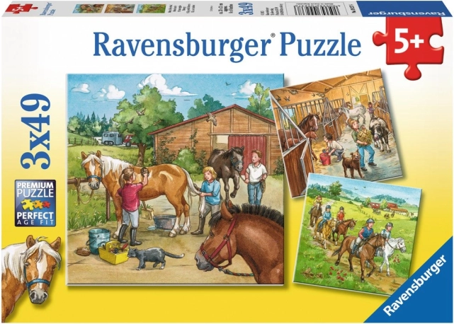 Ravensburger puzzle Egy nap a lovaknál 3x49 darab