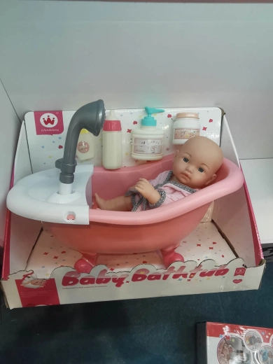 Baba káddal és fürdőkiegészítőkkel