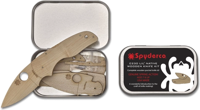 Spyderco Lil' Native fa építőkészlet bádogdobozban