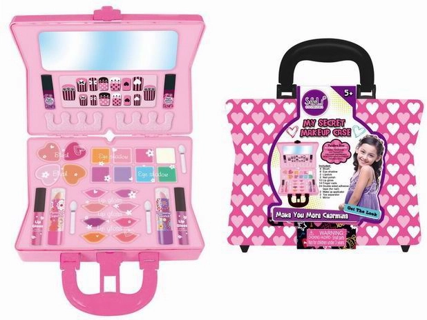 Smink- és manikűr bőrönd tartozékokkal