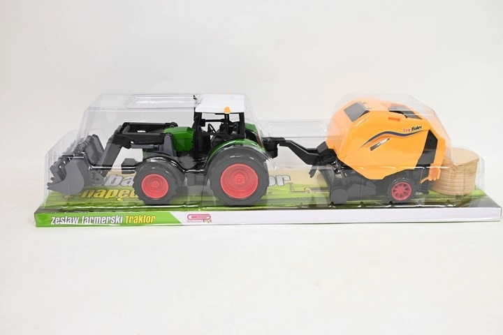 Traktor mezőgazdasági géppel