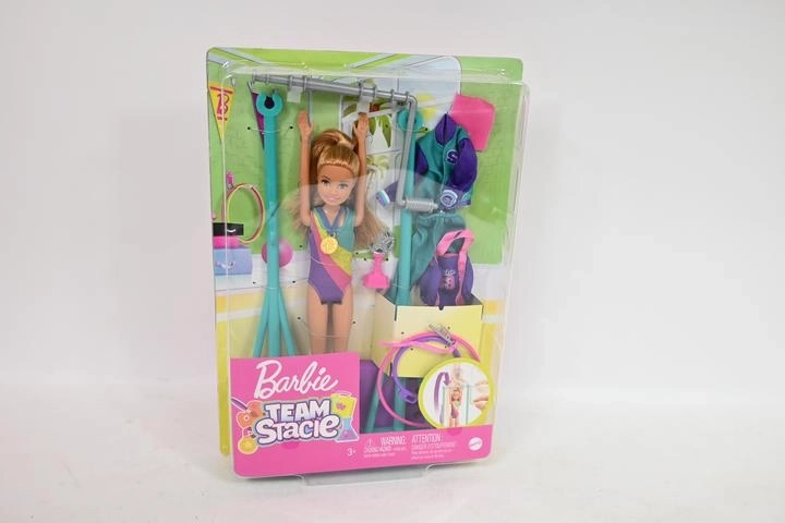 Barbie team Stacie – gimnasztikai szett forgó korláttal és kiegészítőkkel