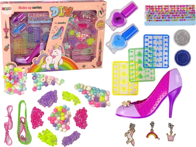 Színes köröm- és ékszerszett