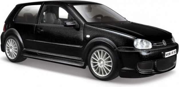 Kompozit Volkswagen Golf R32 modell fekete színben 1:24