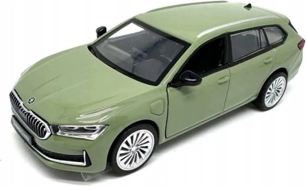 MSZ elektromos modell Škoda Superb Combi iV zöld