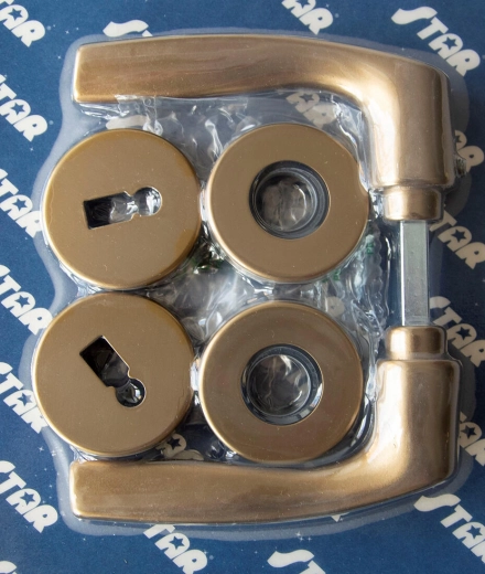 MONET ajtókilincs rozettával F4, kulcs, bronz eloxált