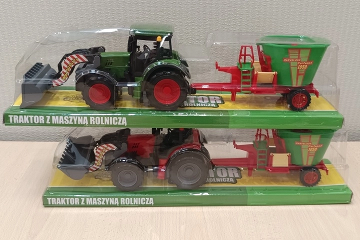 Traktor mezőgazdasági géppel