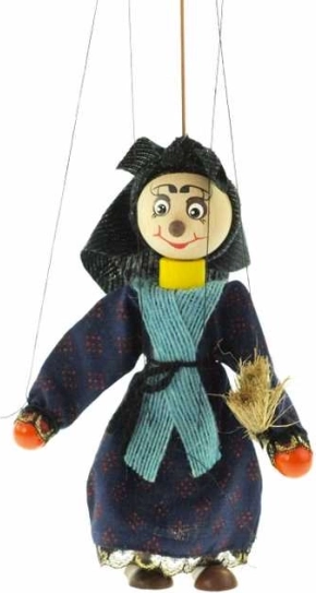 Fából készült boszorkány bábu