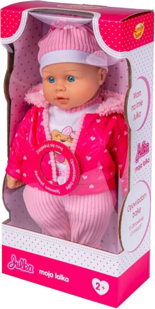 Beszélő Julka baba téli öltözékben