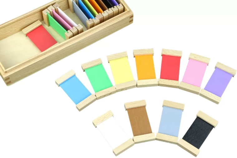 Színes táblácskák 2 – bővített készlet Moyo Montessori