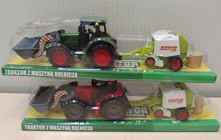 Traktor mezőgazdasági géppel