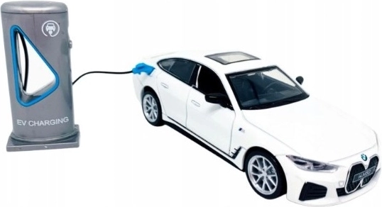MSZ elektromos BMW i4 M50 modell, fehér