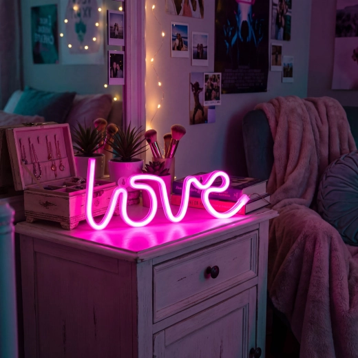 Rózsaszín neon LED-lámpa Love
