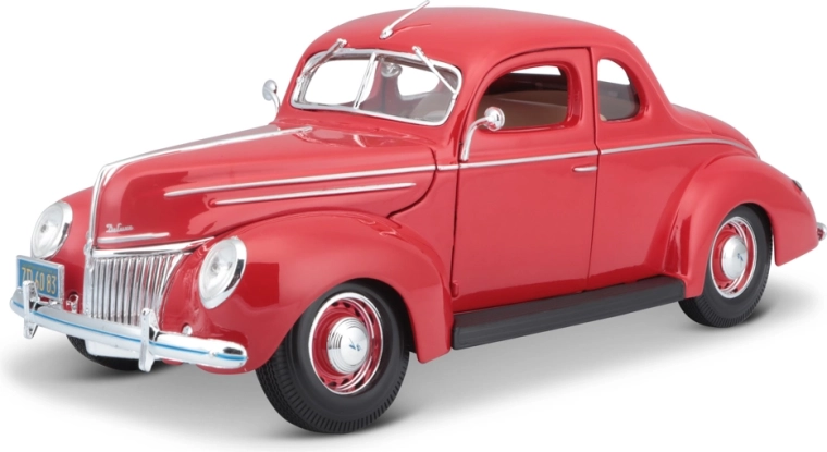 Maisto Ford Deluxe coupé 1939 piros 1:18
