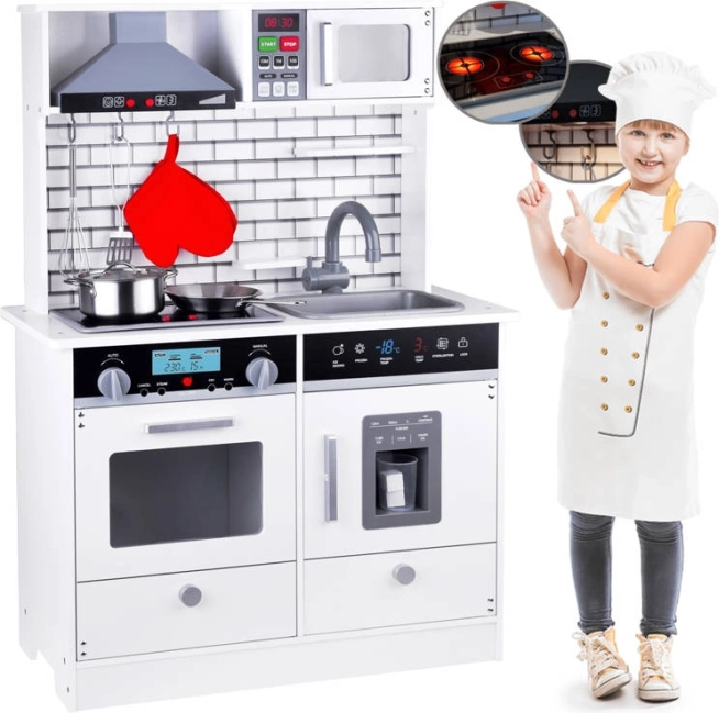 Nagy fa konyha fénnyel és hanggal