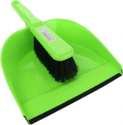 Fából készült húsvéti tojás pöttyökkel