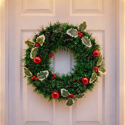 Karácsonyi koszorú magyallal és díszgömbökkel, 40 cm