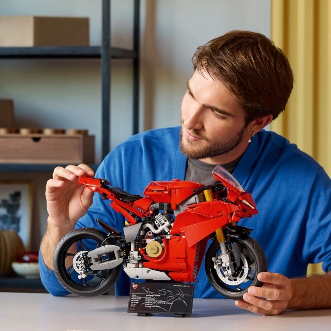 Lego Technic Motorkerékpár Ducati Panigale V4 S