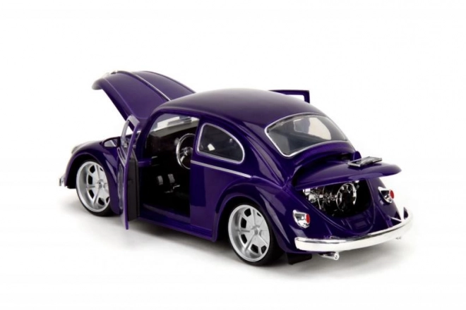 Wednesday VW Bogár 1972 1:24 modell és Wednesday figura