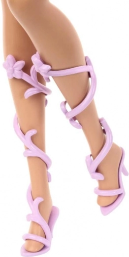 Részletgazdag lábbeli a tündér megjelenéshez