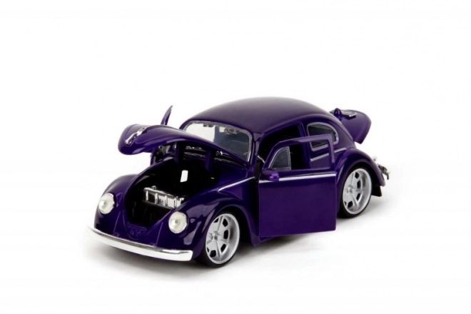 Wednesday VW Bogár 1972 1:24 modell és Wednesday figura