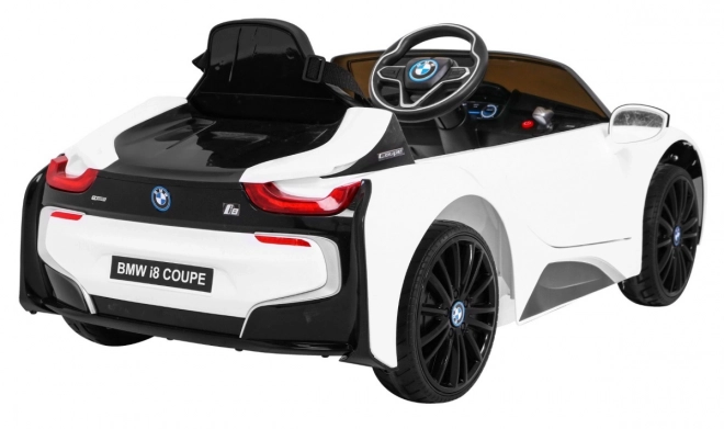 BMW I8 Lift Akkumulátoros Autó Fehér + távirányító + lassú indítás + 3 pontos övek + MP3 USB + LED dióda