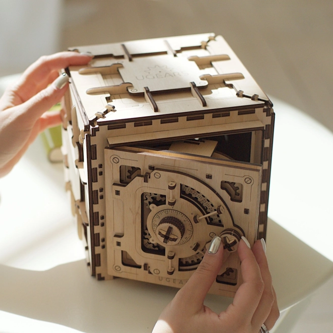 Ugears 3D fa mechanikus puzzle széf