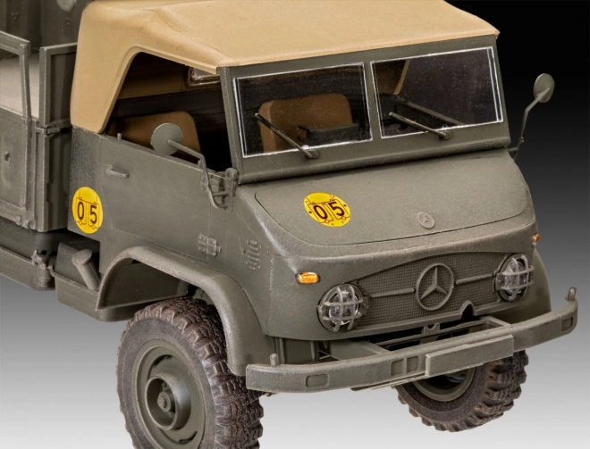 UNIMOG 404 S 1/35 jármű műanyag modell