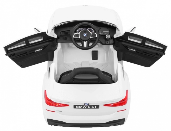BMW 6 GT Fehér akkumulátoros autó + távirányító + lassú indítás + EVA + övek + LED MP3