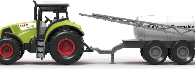 Traktor permetező utánfutóval