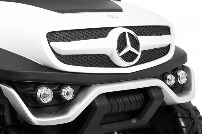 Jármű Mercedes BENZ UNIMOG Fehér