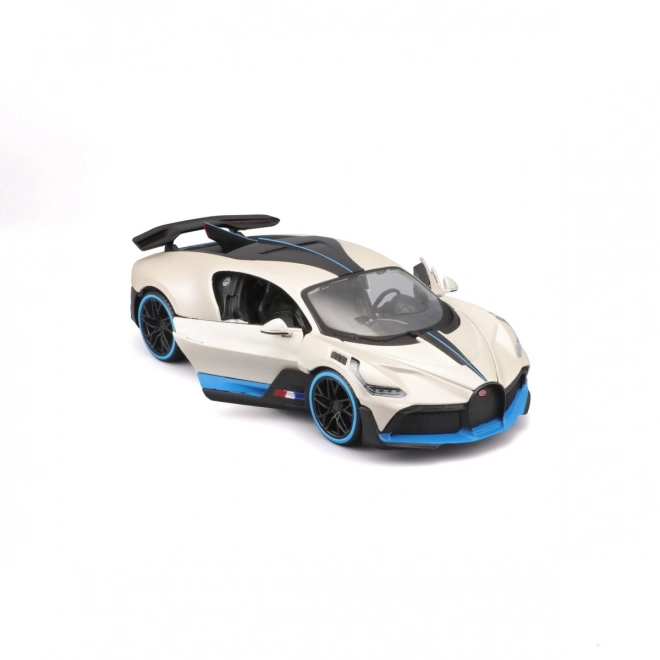 Bugatti Divo kompozit modell 1/24 - fehér