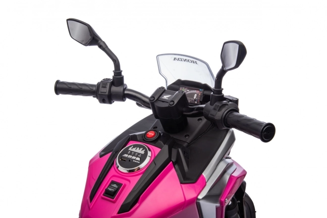 Honda NC750X rózsaszín motorkerékpár