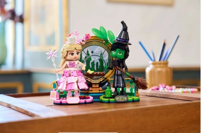 Elphaba és Glinda LEGO figurák