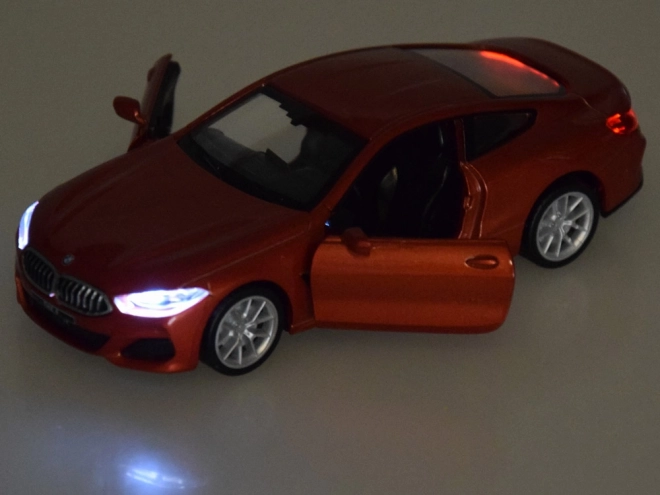 Fém autó modell BMW M850i Coupe 1:35