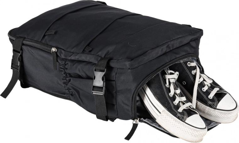 Külön cipőtartó rekesz